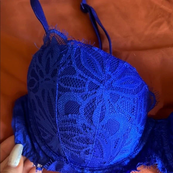Vibrant Blue Lace Bra - Picture 4 of 6